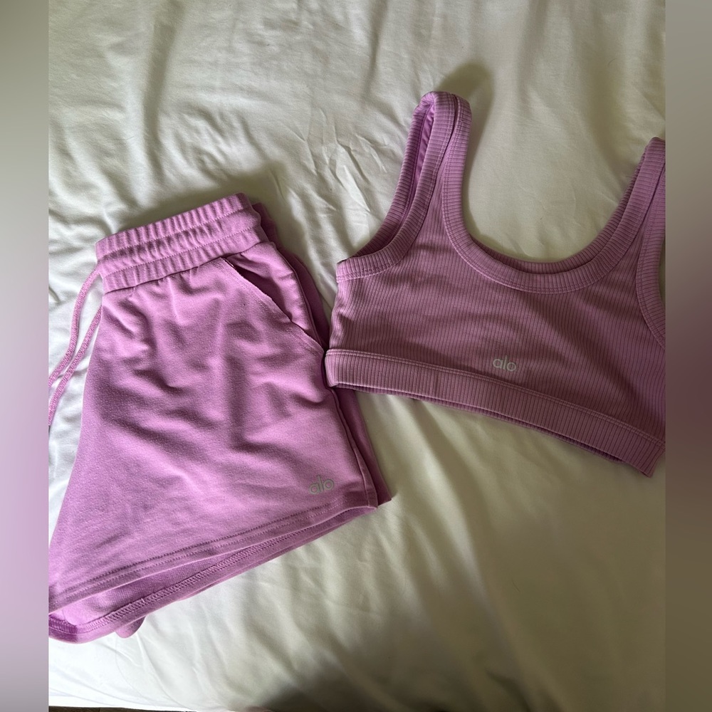 Alo Yoga Wellness Bra and Shorts Set size Medium